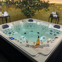 Lade das Bild in den Galerie-Viewer, 6 Person Bathtubs Spa Massager Spa Big Soaking Hot Tubs And Jacuzzi Outdoor Home Use Hot Spa

