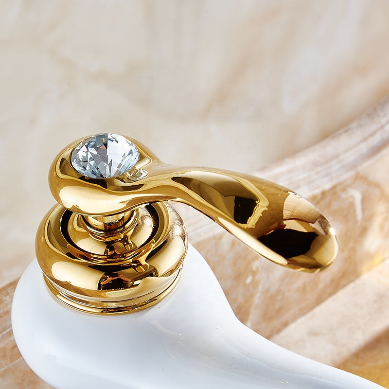 Single handle gold water tap with diamond – La Moderno