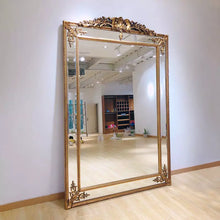 Lade das Bild in den Galerie-Viewer, Nordic style bridal shop luxury golden landing Sculpture floor mirrors large decorative
