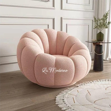 Boconcept Cremeweißer, gesteppter, kürbisförmiger Bouclé-Drehsessel mit Fußhocker