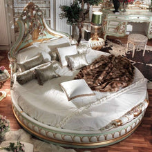 Cargar imagen en el visor de la galería, Classic King Size living room Set European Style Hot Sell Royal Luxury Bedroom Wardrobe Design Furniture
