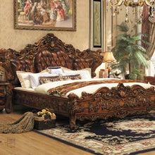 Загрузить изображение в средство просмотра галереи, luxurious king size European style bed royal furniture antique gold hotel bedroom sets
