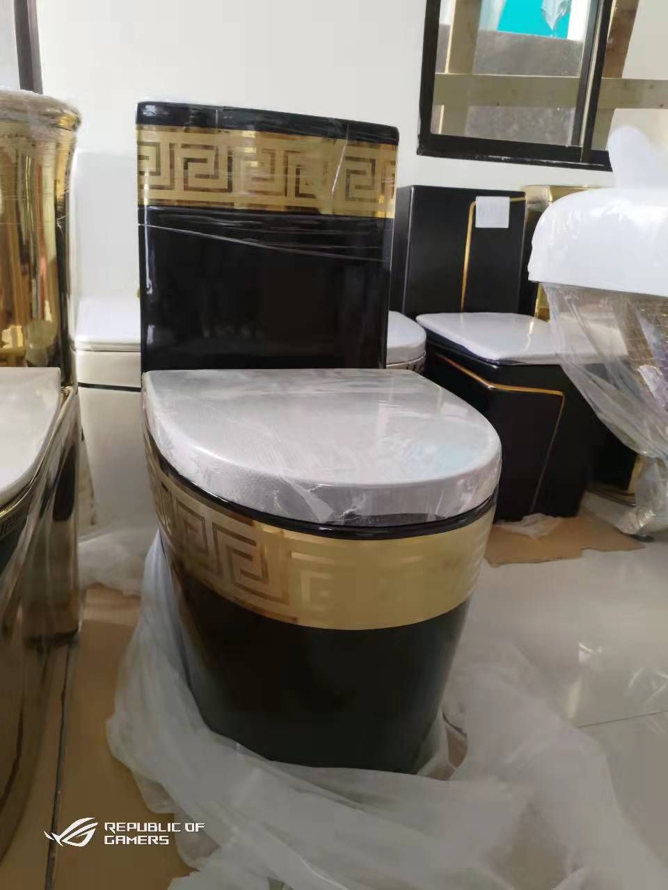 Versace Black and Gold Luxury Toilet Bowl Ceramic Electroplating