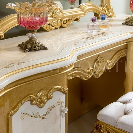 Noble Wood Bed European Luxury set furniture noble Bedroom Sets Classic Home Furniture Antique Wooden Carving